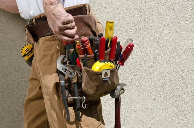 Handyman tool belt for repairs and painting